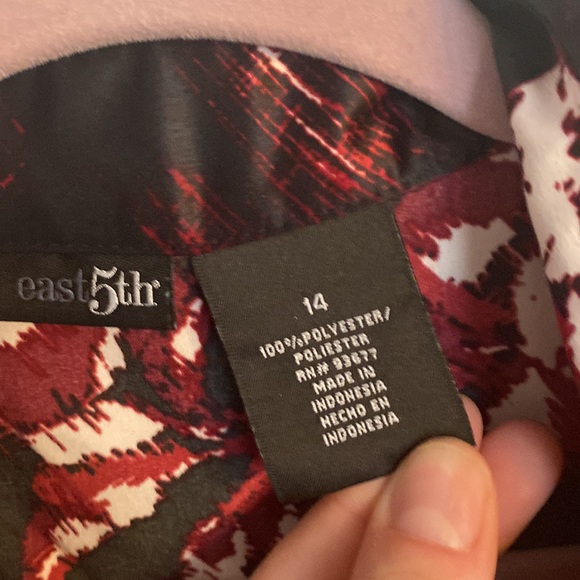 🟢10/$10 - button down blouse - Picture 3 of 4